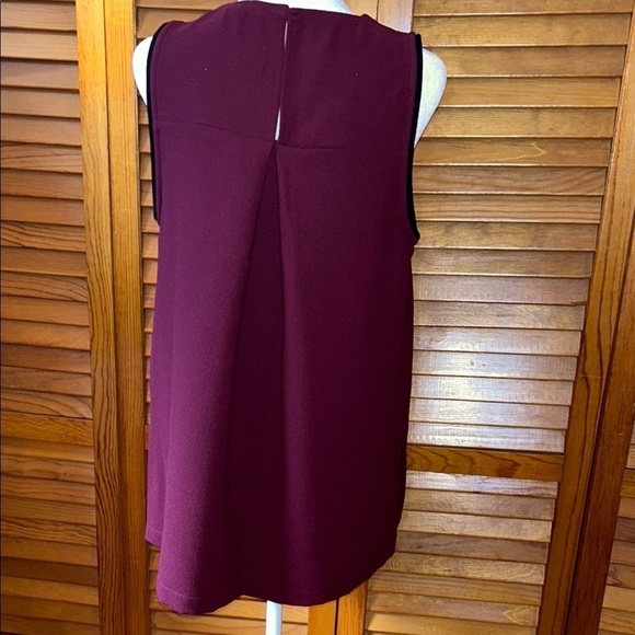 Madewell Sleeveless Burgundy Top with Black Trim Size Medium - Picture 6 of 8